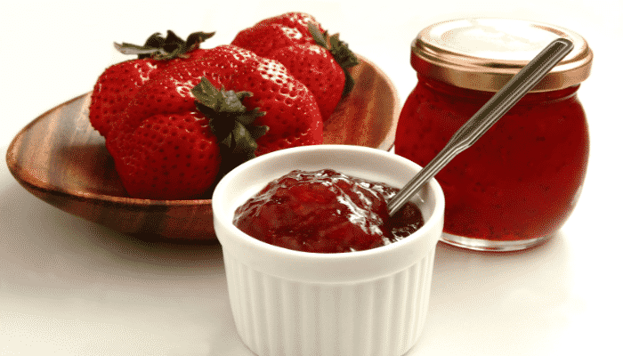 Leia mais sobre o artigo Geleia diet de morango muito fácil e deliciosa