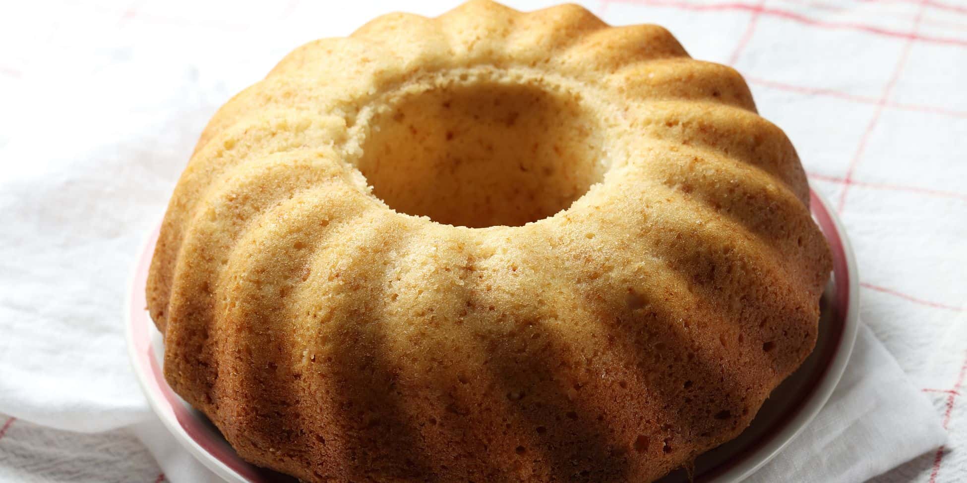 Você está visualizando atualmente Receita de bolo de araruta simples e prático fica pronto em poucos minutos e é uma delícia