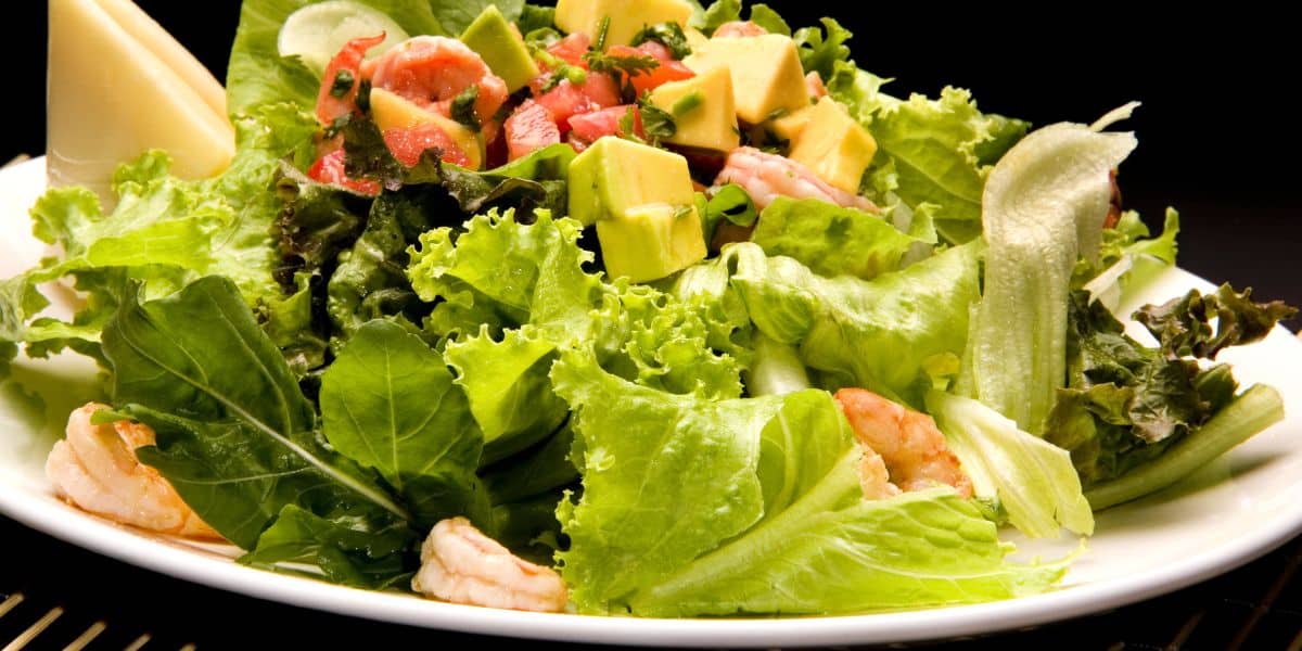 Você está visualizando atualmente Receita de molho de abacate para salada fácil e muito saborosa para acompanhar seu almoço