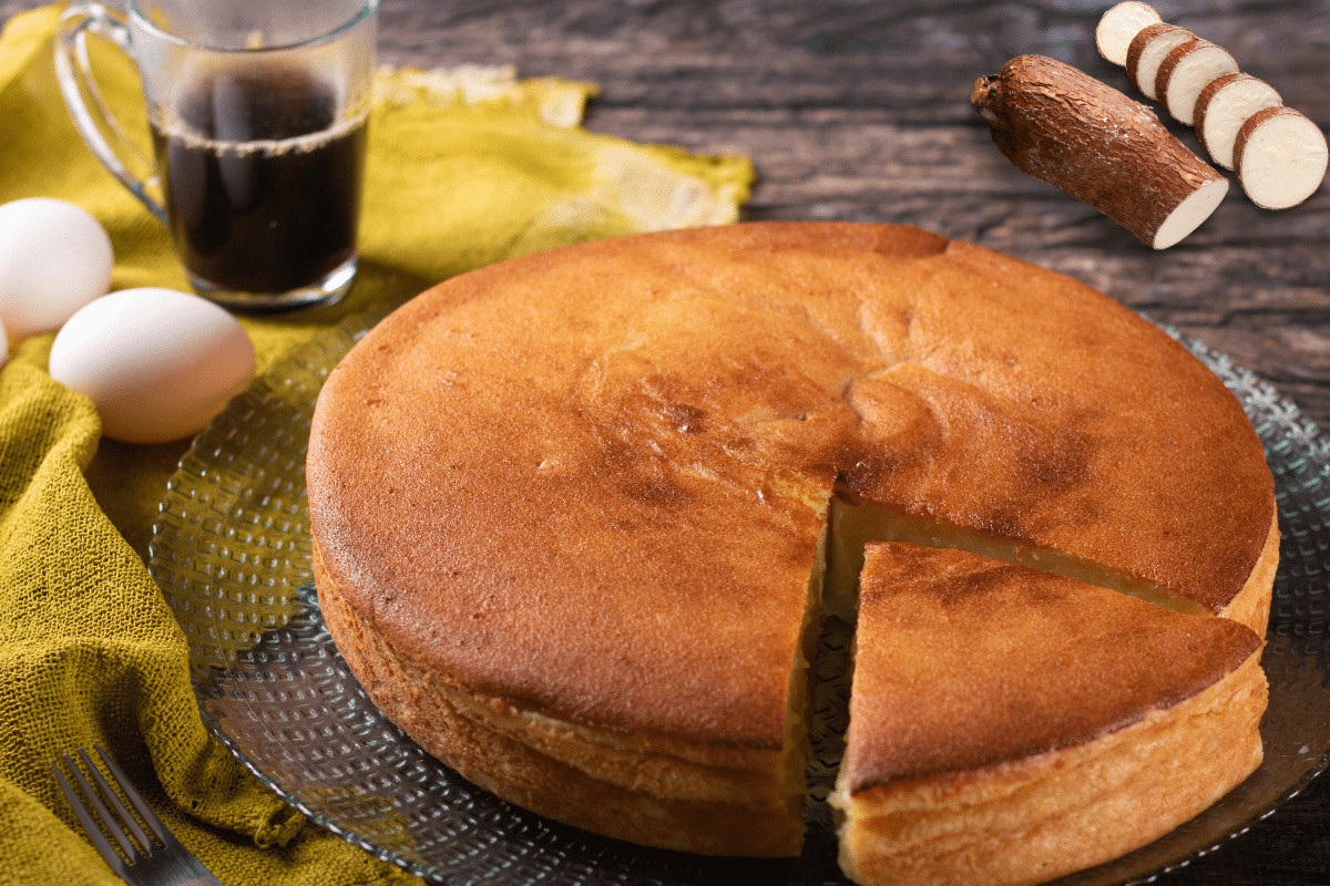 Você está visualizando atualmente Receita de bolo de mandioca com coco muito delicioso e macio ideal para comer com café