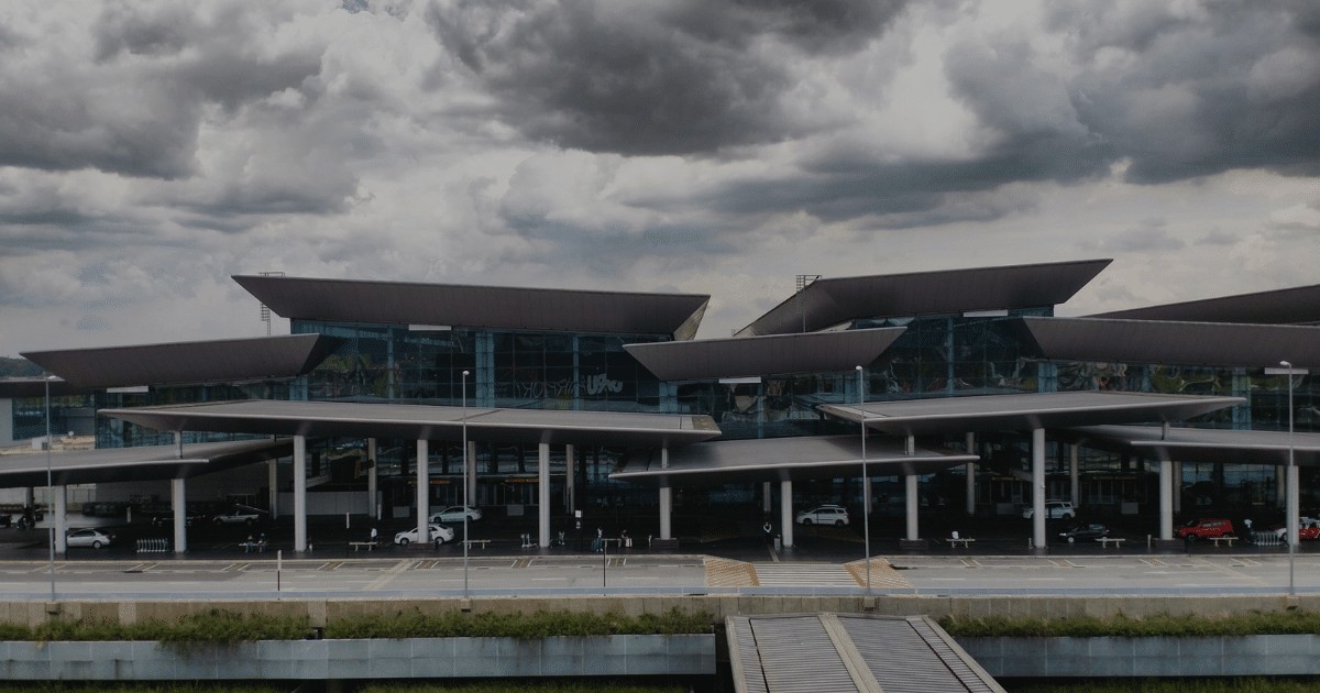 Conheça tudo sobre o maior aeroporto do Brasil! Sua localização estratégica, infraestrutura moderna e importância como o principal hub internacional do Brasil.